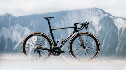 Ridley Falcn RS Rennrad Standbild seitlich Panorama Ridley Falcn RS Rennrad Standbild seitlich Panorama