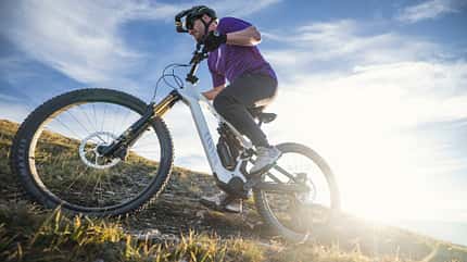 Canyon,MTB,Aostatal,outdoor,Spectral:ON Canyon Spectral:ON CF 2026 actionbilder sideshot sun