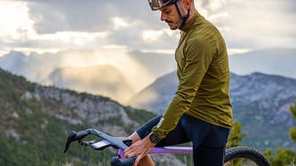Der neue Edge 1060 Radcomputer von Garmin Ansicht mit Panorama Der neue Edge 1060 Radcomputer von Garmin Ansicht mit Panorama
