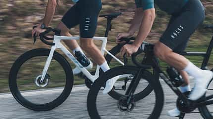BH Bikes Ultralight Zweierfahrbild nah seitlich BH Bikes Ultralight Zweierfahrbild nah seitlich