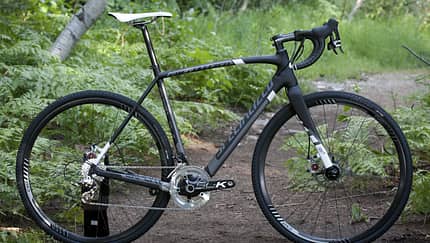 RB-2013-Specialized-Crux-Expert-Carbon-Disc-cyclocross-bike-draussen-nils (jpg)