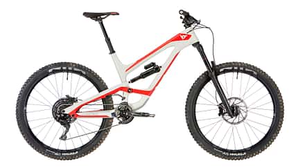 mb-0518-megatest-enduros-yt-capra (jpg)