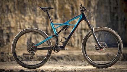 mb-0617-specialized-enduro-elite-carbon-650b-daniel-geiger (jpg)