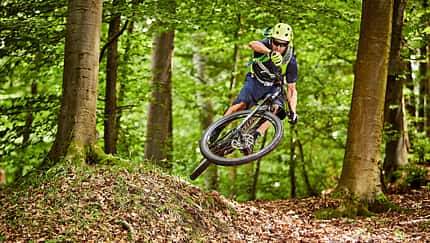 mb-0818-trailbike-test-teaser (jpg)