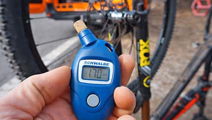 mb-1116-reifentest-luftdruck-detail-thomas-schmitt (jpg)