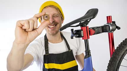So pflegen und tauschen Sie ihre Hinterbaulager am MTB