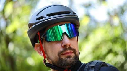 Livall Evo21 Radhelm mit 360° rundum Sichtbarkeit