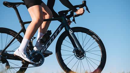 Leicht, schnell, teuer: Zipp 353 NSW im Test