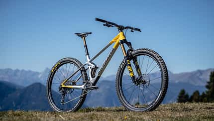 Mondraker Raze (2022)