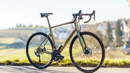 Cannondale: Rennrad mit Licht und Radar