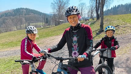 Kati Wilhelm auf ihre E-Mountainbike