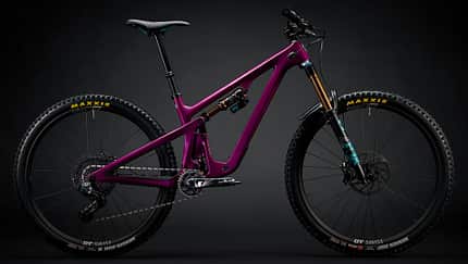 Mit dem SB 140 stellt Yeti ein neues All-Mountain-Bike mit 140 Millimetern Federweg am Heck vor.
