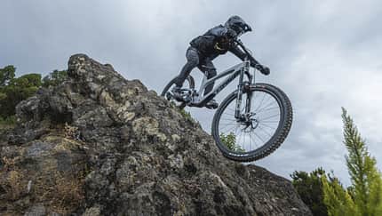 Das neue Bold Unplugged ist mit vielen integrierten Tools und Geometrie-Vorstellungen ein modernes Enduro-Bike mit viel innovations Trieb.