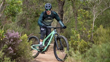 Das neue Bold Unplugged ist mit vielen integrierten Tools und Geometrie-Vorstellungen ein modernes Enduro-Bike mit viel innovations Trieb.