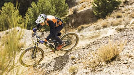 Das neue Tourenfully Canyon Neuron CF 2023 in Action in Andalusien, Spanien.