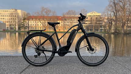 Seitenansicht E-Trekkingbike Diamant Zing Gen 2, schwarz