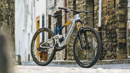 Neues Fullsize-E-MTB aus Spanien: Mondraker launcht das neue Neat!
