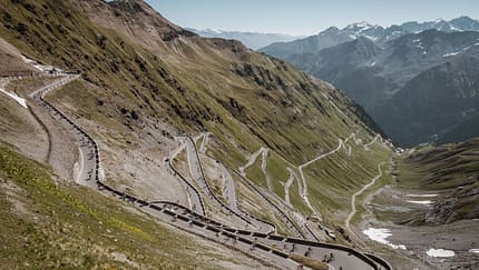 Legendär: die Nordauffahrt des Stilfser Joch mit ihren 48 Serpentinen