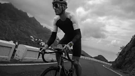 Apple Watch Ultra 2 auf dem Fahrrad