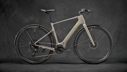 Light E-Bike Cannondale Tesoro Neo Carbon vor schwarz