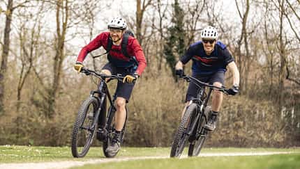 Kaufberatung E-Hardtails - die besten E-Bikes um 3000 Euro!