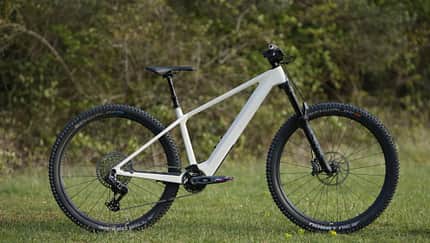 Rose Bonero Plus: Trail-Hardtail mit TQ-Antrieb