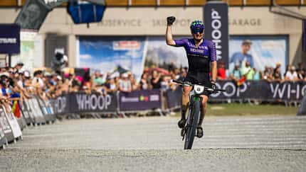 Der deutsche XC-Profi Luca Schwarzbauer fährt für das Canyon CLLCTV Team und lebt auf der Schwäbischen Alb.