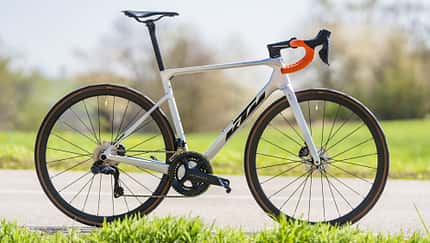 Rennrad,KTM Revelator Alto Master,Seitenansicht