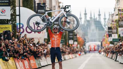 Gravelbike WM 2024 Zielfoto van der Poel