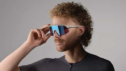BBB Cycling,Flux,Sportbrille,Valor,Hand an Brille