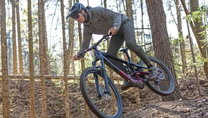 Light-E-Bike mit Abfahrts-DNA
