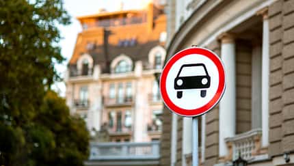 Autofreie Straßen Paris, Durchfahrt Verboten Schild 