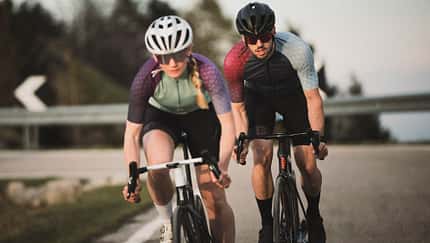 Löffler,Rennradkollektion,Titelfoto,Zwei Fahrer,Action