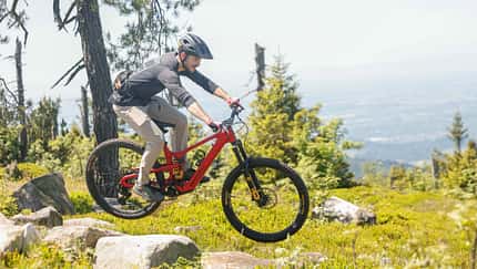 Propain stellt ihr erstes Light-E-MTB vor