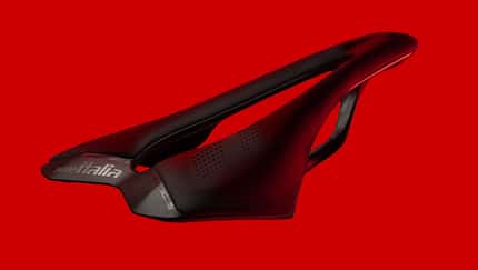 Selle Italia SLR,Rennradsattel,roter Hintergrund