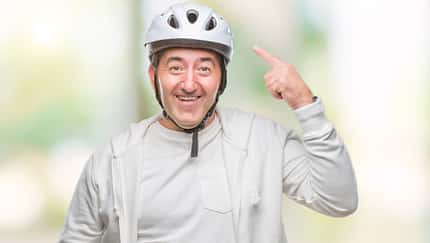 Fahrradfahrer Helm schlau 