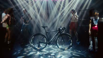 Canyon Grail CFR VB77;Valtteri Bottas,Gravelbike,Disco,Menschen