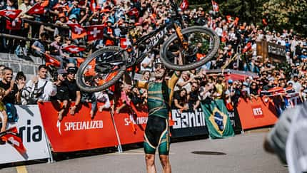 2025 gewann Alan Hatherley auf einem Anthem-Prototypen die XC-Weltmeisterschaft