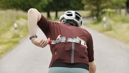 Radsport Ernährung Kohlenyhydrate Trikottasche Gel Riegel Radsport Ernährung Kohlenyhydrate Trikottasche Gel Riegel