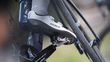 Q36.5 Unique Pro Schuhe und SRM X-Power II Road Pedale