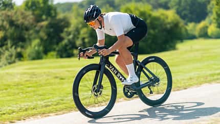 Van Rysel RCR-F CF Dura-Ace Di2,Rennrad,Test ROADBIKE,Actionfoto