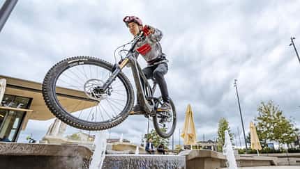 Ghost geht mit dem Poacha back to the roots