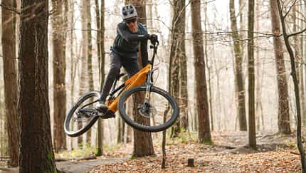 Das Mondraker Level XR auf dem Trail Das Mondraker Level XR auf dem Trail