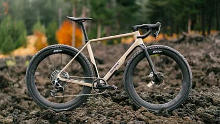 Basso Palta III,Gravelbike,Seitenansicht,Lavafeld Basso Palta III,Gravelbike,Seitenansicht,Lavafeld