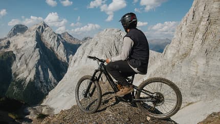 Rocky legt bei seinem E-Enduro nach