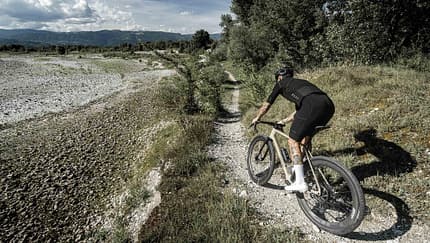 Selle Italia SLR Gravel,Sattel für Gravelbike,Action am ausgetrockneten Flussbett