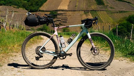 berlin,dan,fotograf,zoubek Scott Addict Gravel 10,Test,GRAVELBIKE,Seitenansicht,Bikepackingtaschen