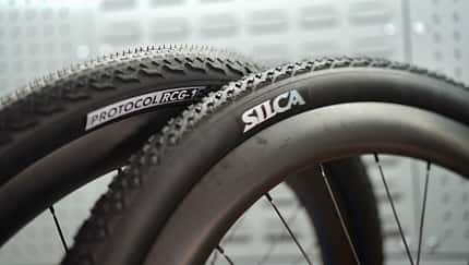 Silca Protocol Reifen,Gravel,Road,reifen aneinander gelehnt Silca Protocol Reifen,Gravel,Road,reifen aneinander gelehnt