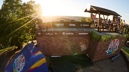 SI202609060038 Fernanda Gildemeister, Red Bull Stuttgart Cerro Abajo