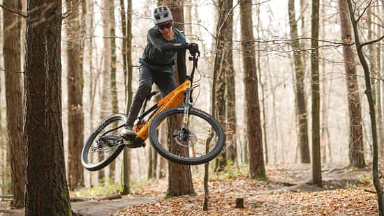 Das Mondraker Level XR auf dem Trail